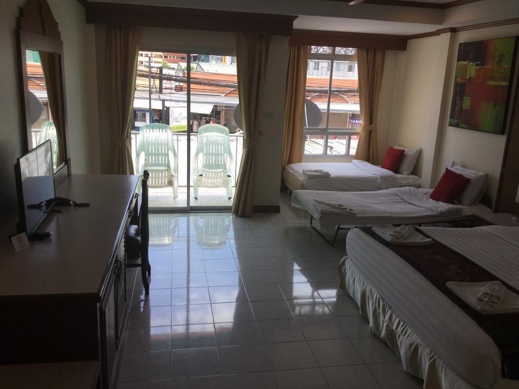 The Yim Siam Hotel Patong Exteriör bild