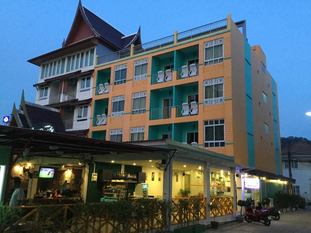 The Yim Siam Hotel Patong Exteriör bild