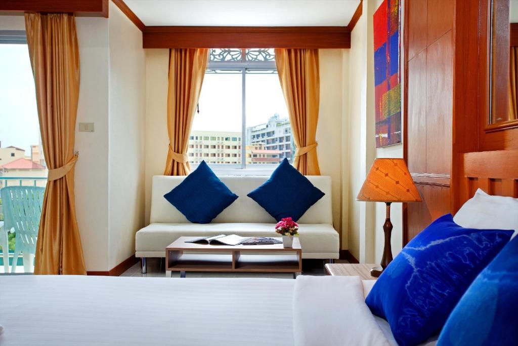The Yim Siam Hotel Patong Exteriör bild