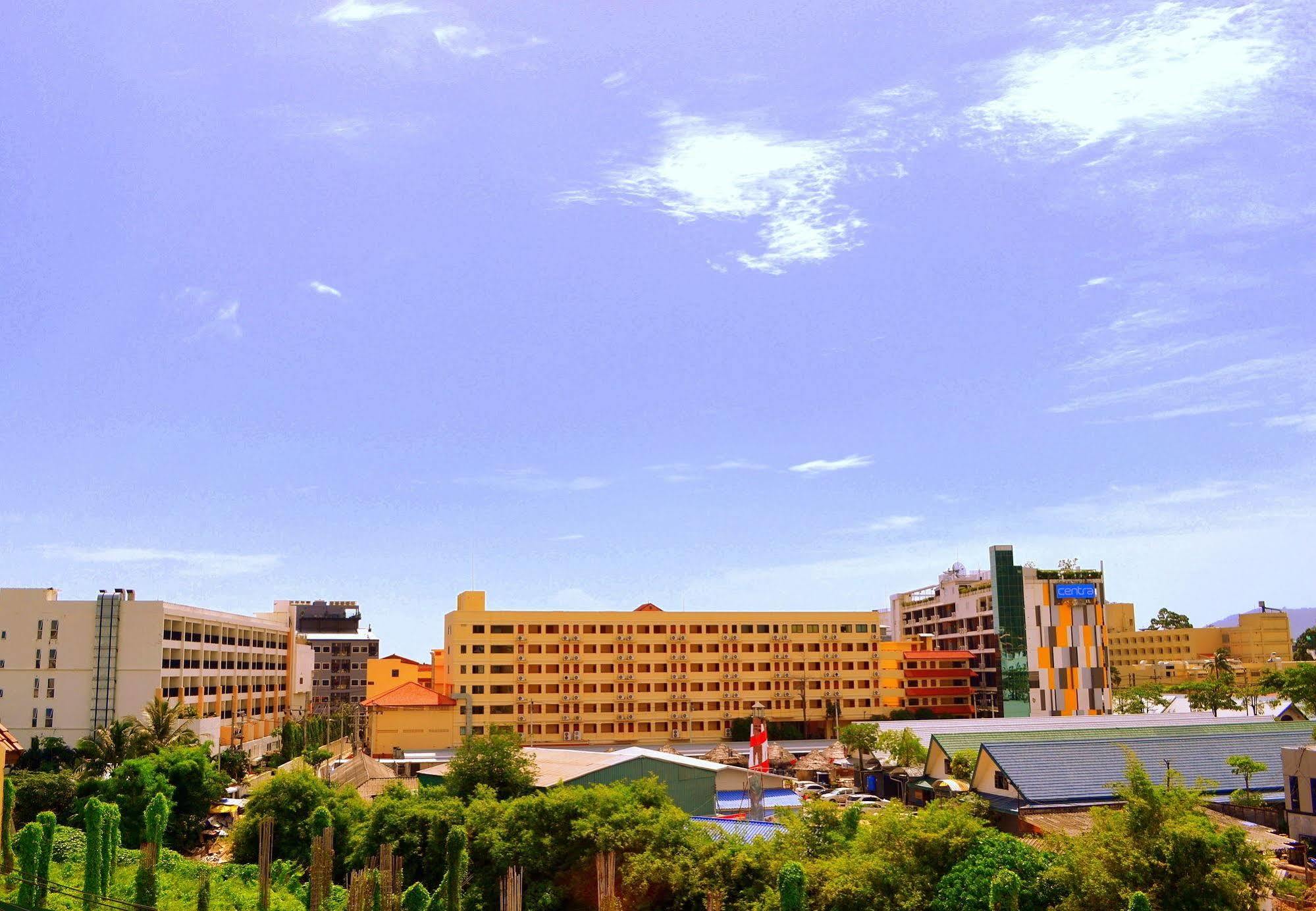 The Yim Siam Hotel Patong Exteriör bild