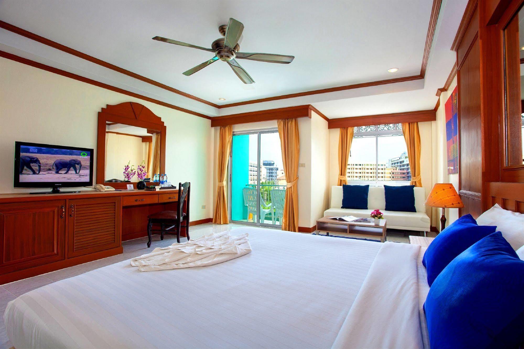 The Yim Siam Hotel Patong Exteriör bild